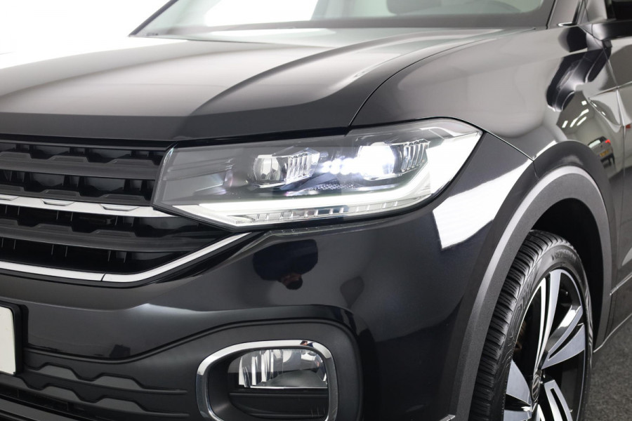 Volkswagen T-Cross 1.0 TSI R-Line 110 pk Automaat (DSG) | Navigatie | Parkeersensoren | Adaptieve cruise control | Autom. airco | Stoelverwarming | Digitaal instrumentenpaneel |