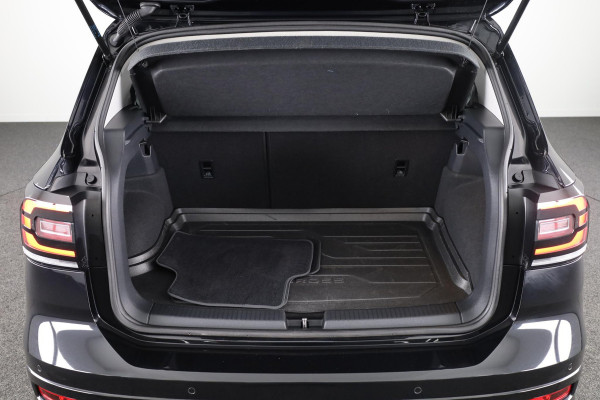 Volkswagen T-Cross 1.0 TSI R-Line 110 pk Automaat (DSG) | Navigatie | Parkeersensoren | Adaptieve cruise control | Autom. airco | Stoelverwarming | Digitaal instrumentenpaneel |
