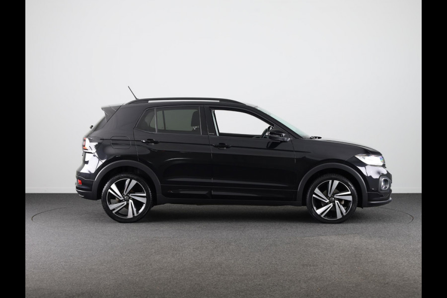 Volkswagen T-Cross 1.0 TSI R-Line 110 pk Automaat (DSG) | Navigatie | Parkeersensoren | Adaptieve cruise control | Autom. airco | Stoelverwarming | Digitaal instrumentenpaneel |