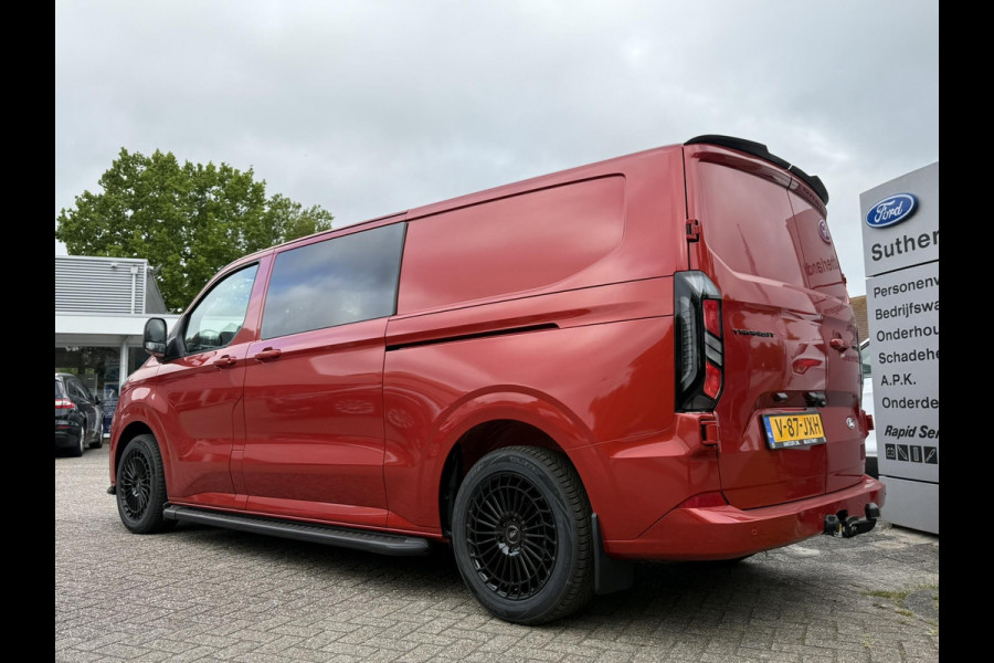 Ford Transit Custom 300 2.0 TDCI L2H1 Limited DC | SCI | 136pk | Artisan Red | Dubbele Cabine | Trekhaak | Dubbele Schuifdeur | Bijrijdersstoel | Sidesteps | Bumperpakket | Zwarte velgen  | Stoelverwarming | Camera