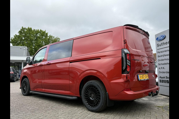 Ford Transit Custom 300 2.0 TDCI L2H1 Limited DC | SCI | 136pk | Artisan Red | Dubbele Cabine | Trekhaak | Dubbele Schuifdeur | Bijrijdersstoel | Sidesteps | Bumperpakket | Zwarte velgen  | Stoelverwarming | Camera
