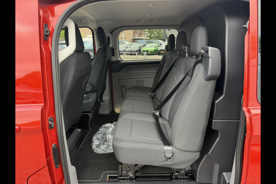 Ford Transit Custom 300 2.0 TDCI L2H1 Limited DC | SCI | 136pk | Artisan Red | Dubbele Cabine | Trekhaak | Dubbele Schuifdeur | Bijrijdersstoel | Sidesteps | Bumperpakket | Zwarte velgen  | Stoelverwarming | Camera