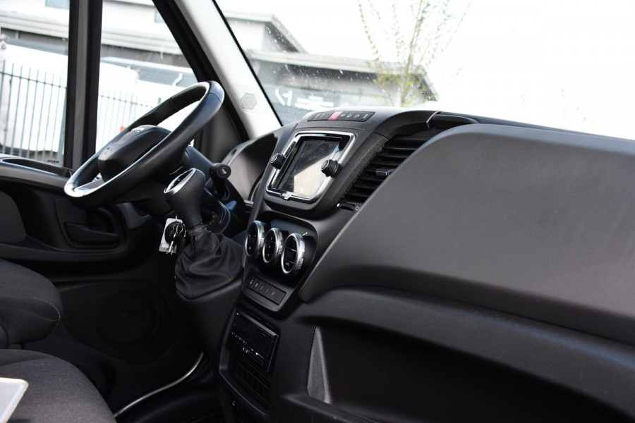 Iveco 40C18 Daily DL L4 Openlaadbak Camera, Cruise, LED, Carplay, 180PK, 3500kg Trekhaak, Clima, Automaat, Uniek! Chassis