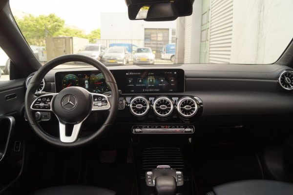 Mercedes-Benz CLA-Klasse Shooting Brake 180d Automaat Business Solution Progressive -PANO-