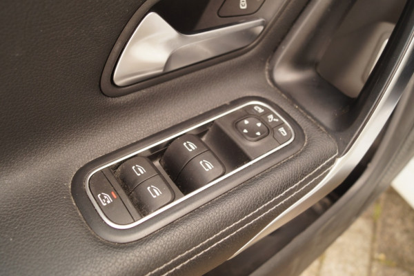 Mercedes-Benz CLA-Klasse Shooting Brake 180d Automaat Business Solution Progressive -PANO-