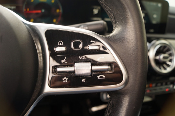 Mercedes-Benz CLA-Klasse Shooting Brake 180d Automaat Business Solution Progressive -PANO-