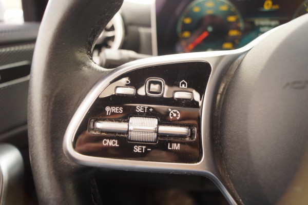 Mercedes-Benz CLA-Klasse Shooting Brake 180d Automaat Business Solution Progressive -PANO-