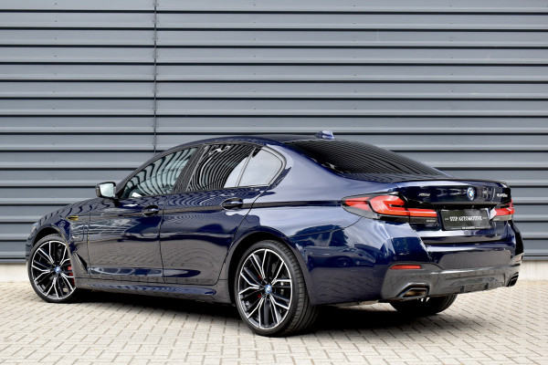 BMW 5 Serie 545e xDrive 394pk M Sport Plus | Laserlight | 20'' Velgen | 360 Camera | Comfort Zetels | Head-Up | Memory |