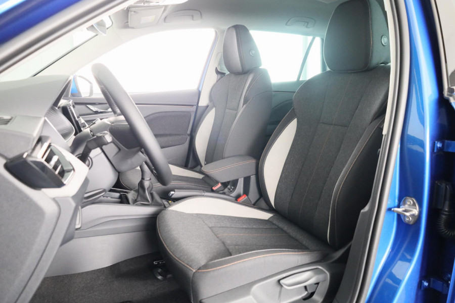 Škoda Kamiq Business Edition 1.0 TSI 115 pk 6 versn. Hand | Trekhaak | Stoelverwarming | Achteruitrijcamera |Apple CarPlay | Android Auto