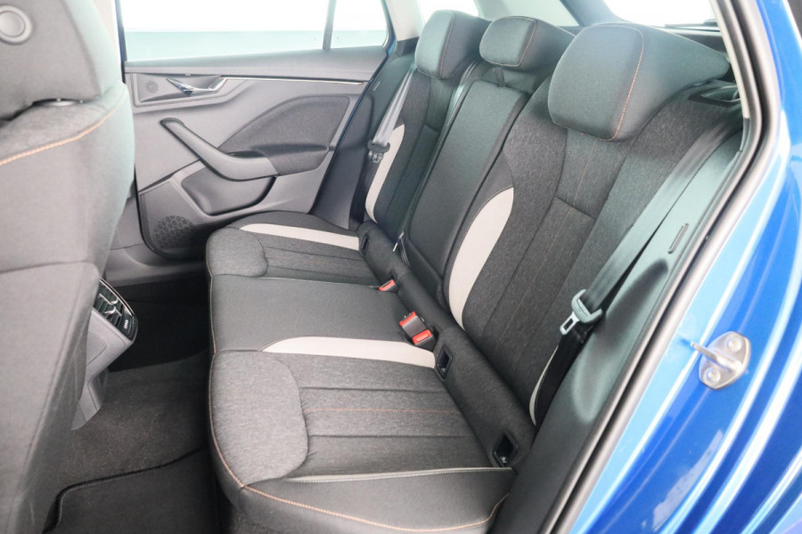 Škoda Kamiq Business Edition 1.0 TSI 115 pk 6 versn. Hand | Trekhaak | Stoelverwarming | Achteruitrijcamera |Apple CarPlay | Android Auto