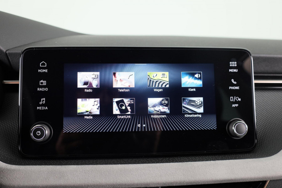 Škoda Kamiq Business Edition 1.0 TSI 115 pk 6 versn. Hand | Trekhaak | Stoelverwarming | Achteruitrijcamera |Apple CarPlay | Android Auto