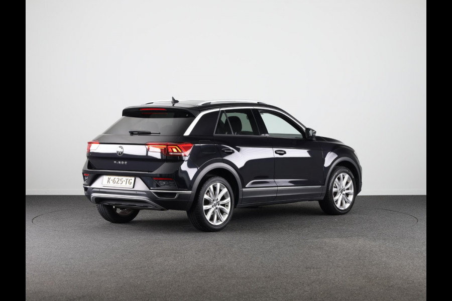 Volkswagen T-Roc 1.5 TSI Sport 150 pk Automaat (DSG) | Navigatie via App | Panoramadak | Parkeersensoren | Achteruitrijcamera | Adaptieve cruise control | Stoelverwarming |