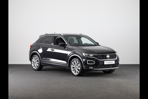 Volkswagen T-Roc 1.5 TSI Sport 150 pk Automaat (DSG) | Navigatie via App | Panoramadak | Parkeersensoren | Achteruitrijcamera | Adaptieve cruise control | Stoelverwarming |