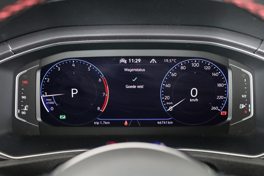 Volkswagen T-Roc 1.5 TSI Sport 150 pk Automaat (DSG) | Navigatie via App | Panoramadak | Parkeersensoren | Achteruitrijcamera | Adaptieve cruise control | Stoelverwarming |