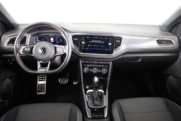 Volkswagen T-Roc 1.5 TSI Sport 150 pk Automaat (DSG) | Navigatie via App | Panoramadak | Parkeersensoren | Achteruitrijcamera | Adaptieve cruise control | Stoelverwarming |