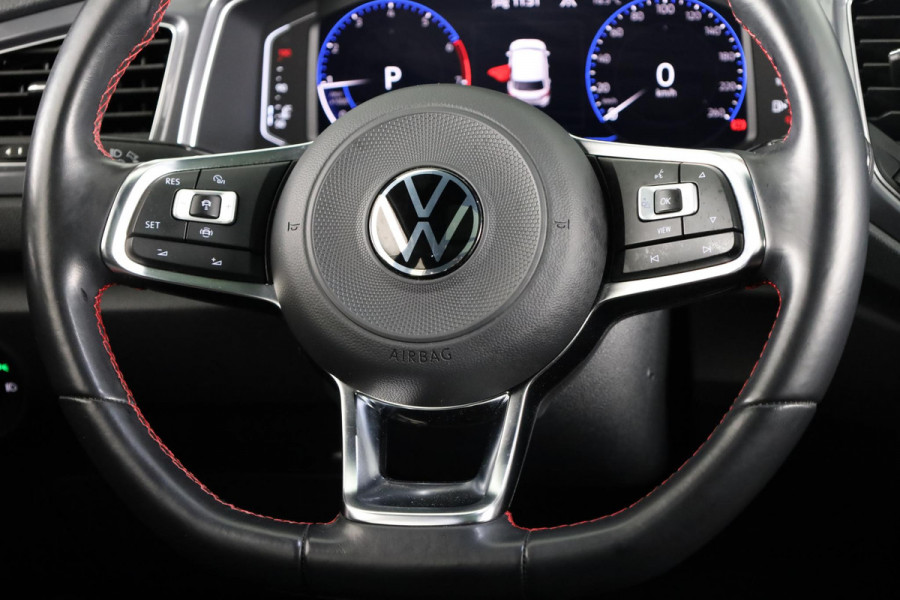Volkswagen T-Roc 1.5 TSI Sport 150 pk Automaat (DSG) | Navigatie via App | Panoramadak | Parkeersensoren | Achteruitrijcamera | Adaptieve cruise control | Stoelverwarming |