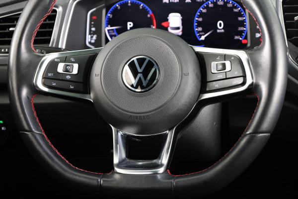 Volkswagen T-Roc 1.5 TSI Sport 150 pk Automaat (DSG) | Navigatie via App | Panoramadak | Parkeersensoren | Achteruitrijcamera | Adaptieve cruise control | Stoelverwarming |