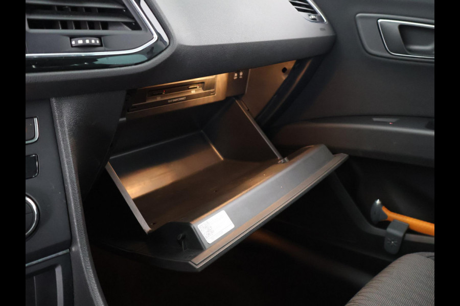 Seat León ST 1.0 EcoTSI Style Connect | Navigatie | Trekhaak | Parkeersensoren |