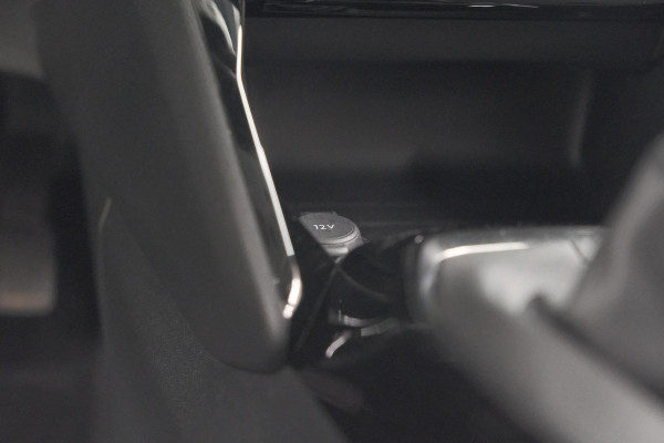 Peugeot 208 PureTech 100 Allure Pack | Adaptieve Cruise Control | Camera | Stoelverwarming | Apple Carplay | Parkeersensoren