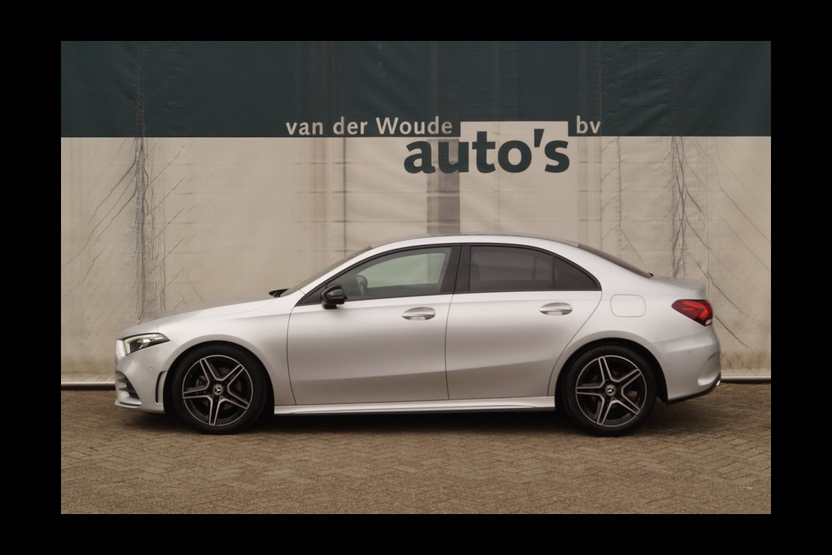 Mercedes-Benz A-Klasse 180 Automaat Business Solution AMG -NAVI-CAM- Mercedes-Benz A-Klasse 180 Automaat Business Solution AMG -NAVI-CAM-