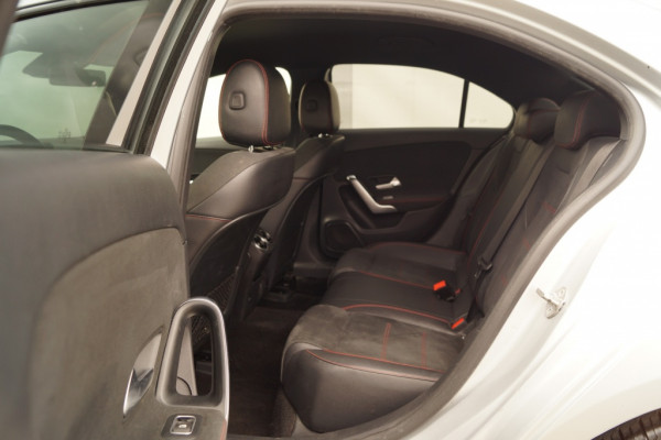 Mercedes-Benz A-Klasse 180 Automaat Business Solution AMG -NAVI-CAM-