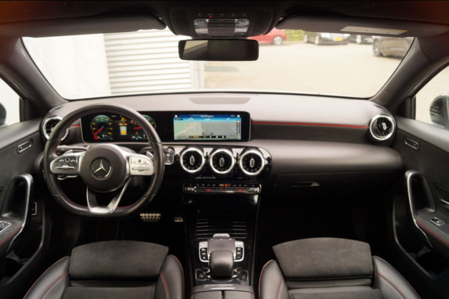 Mercedes-Benz A-Klasse 180 Automaat Business Solution AMG -NAVI-CAM-