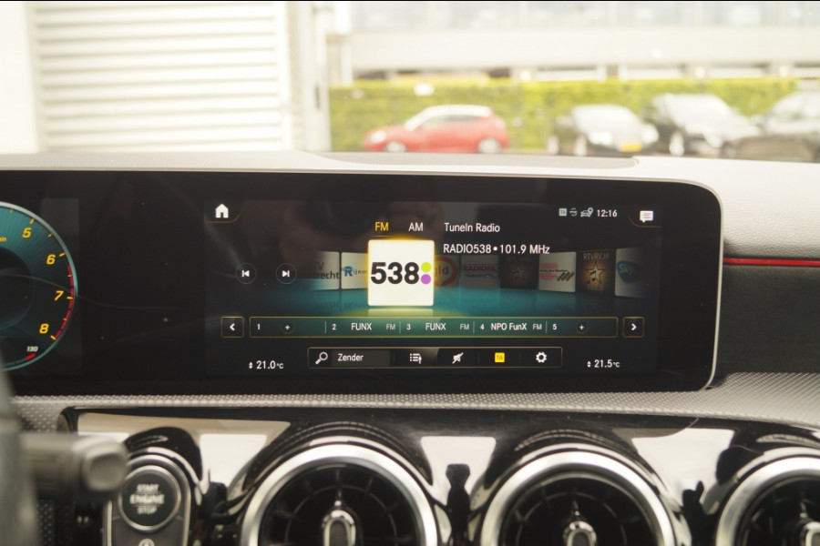 Mercedes-Benz A-Klasse 180 Automaat Business Solution AMG -NAVI-CAM-