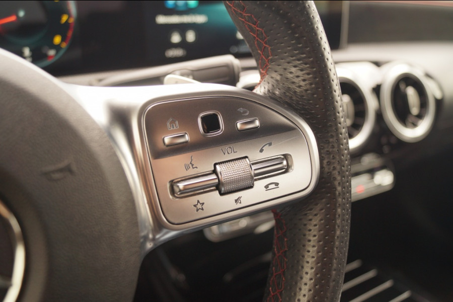 Mercedes-Benz A-Klasse 180 Automaat Business Solution AMG -NAVI-CAM-
