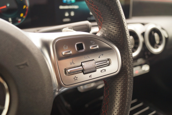 Mercedes-Benz A-Klasse 180 Automaat Business Solution AMG -NAVI-CAM-