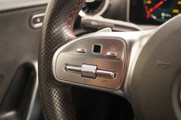 Mercedes-Benz A-Klasse 180 Automaat Business Solution AMG -NAVI-CAM-