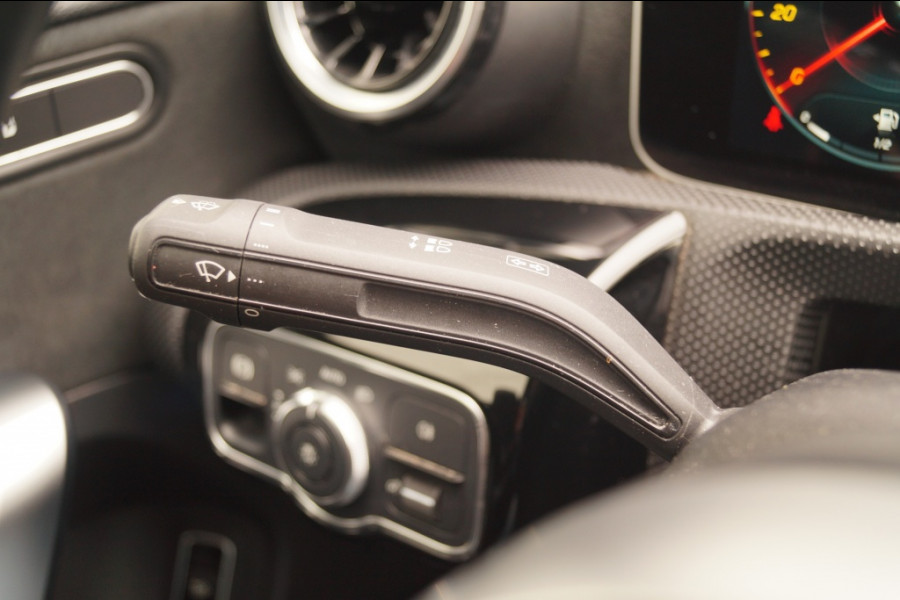 Mercedes-Benz A-Klasse 180 Automaat Business Solution AMG -NAVI-CAM-