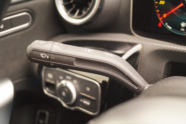 Mercedes-Benz A-Klasse 180 Automaat Business Solution AMG -NAVI-CAM-