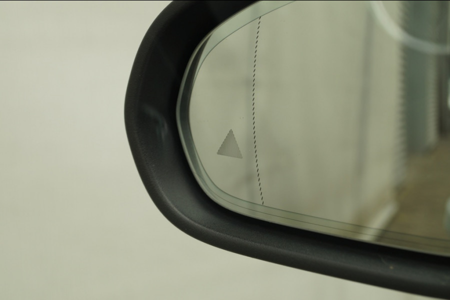 Mercedes-Benz A-Klasse 180 Automaat Business Solution AMG -NAVI-CAM-