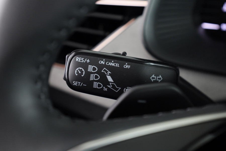 Škoda Kamiq Business Edition 1.0 TSI 115 pk 6 versn. Hand | Achteruitrijcamera | Elek. achterklep | Apple CarPlay