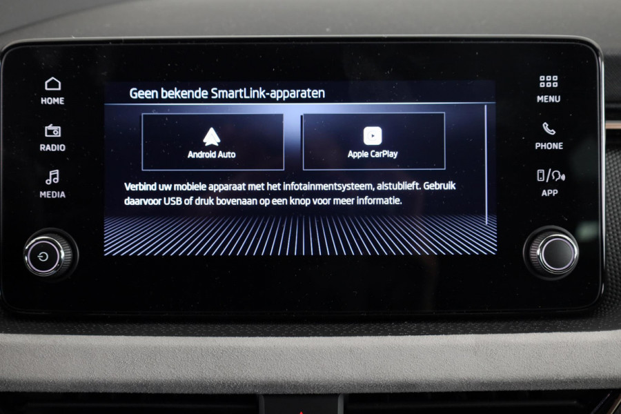 Škoda Kamiq Business Edition 1.0 TSI 115 pk 6 versn. Hand | Achteruitrijcamera | Elek. achterklep | Apple CarPlay