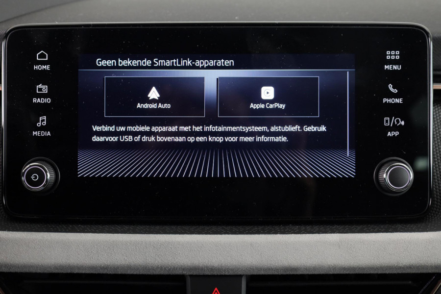 Škoda Kamiq Business Edition 1.0 TSI 115 pk 6 versn. Hand | Achteruitrijcamera | Elek. achterklep | Apple CarPlay