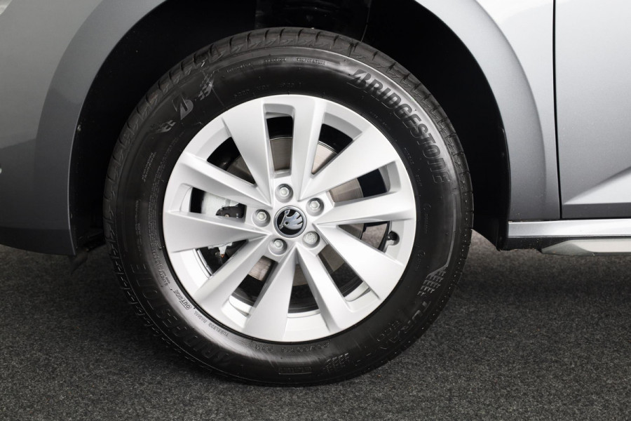 Škoda Kamiq Business Edition 1.0 TSI 115 pk 6 versn. Hand | Achteruitrijcamera | Elek. achterklep | Apple CarPlay