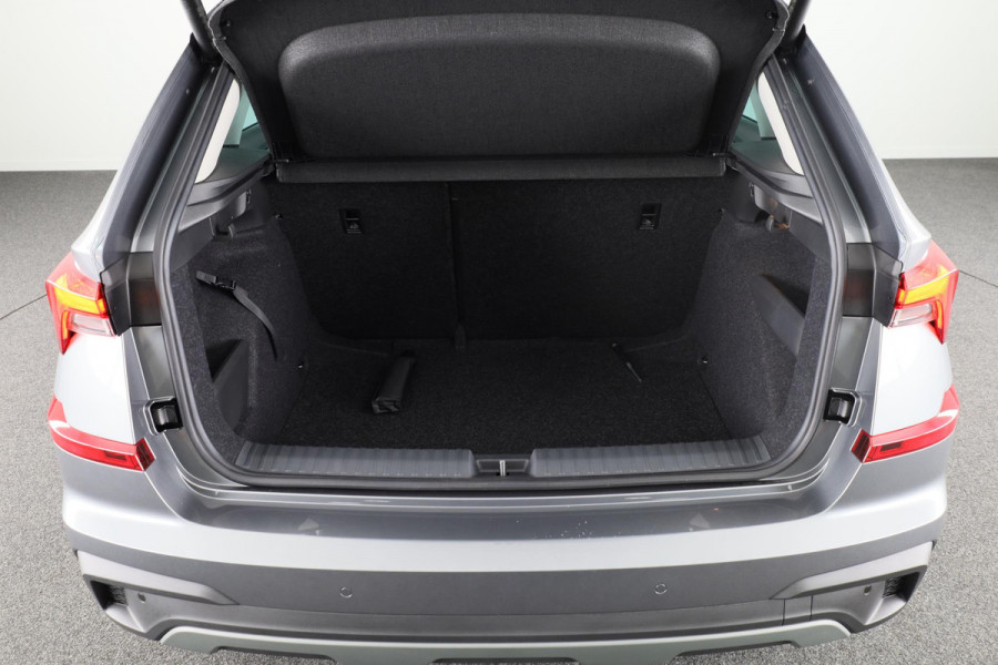 Škoda Kamiq Business Edition 1.0 TSI 115 pk 6 versn. Hand | Achteruitrijcamera | Elek. achterklep | Apple CarPlay