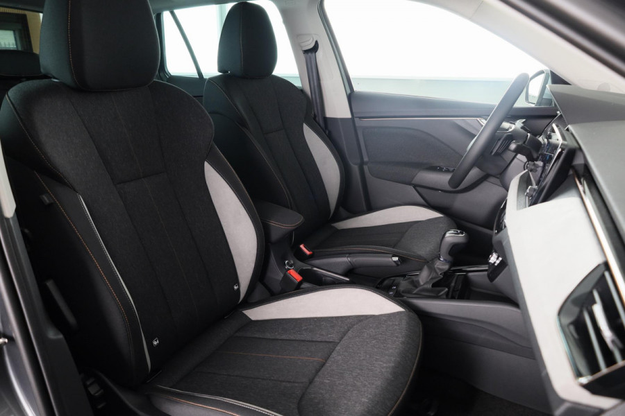 Škoda Kamiq Business Edition 1.0 TSI 115 pk 6 versn. Hand | Achteruitrijcamera | Elek. achterklep | Apple CarPlay