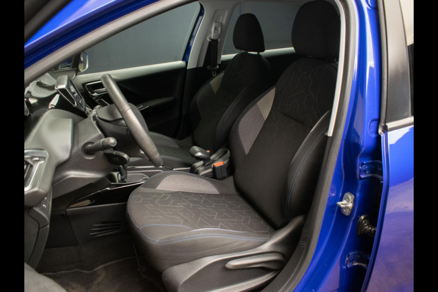 Peugeot 2008 1.2 PureTech Signature Sport (APPLE CARPLAY,NAVI,CRUISE,PDC,LED,LEDER,SPORTSTOELEN,GETINT,LM VELGEN,NETTE STAAT)