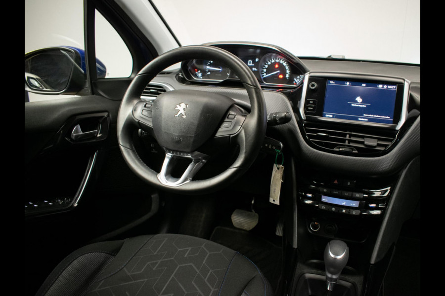 Peugeot 2008 1.2 PureTech Signature Sport (APPLE CARPLAY,NAVI,CRUISE,PDC,LED,LEDER,SPORTSTOELEN,GETINT,LM VELGEN,NETTE STAAT)