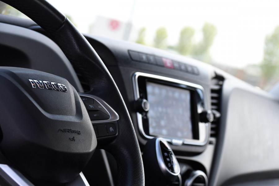 Iveco 40C18 Daily DL L4 Openlaadbak Camera, Cruise, LED, Carplay, 180PK, 3500kg Trekhaak, Clima, Automaat, Uniek! Chassis
