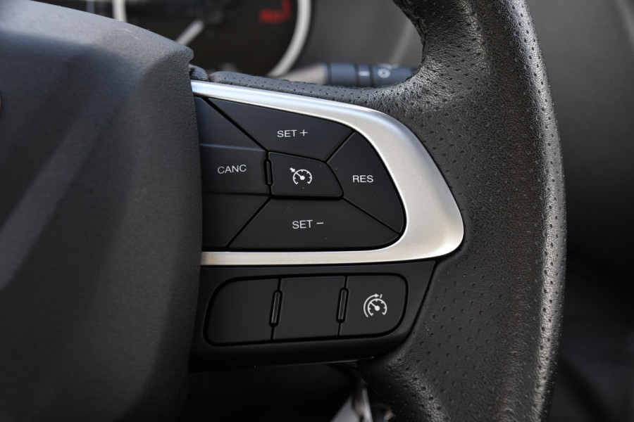 Iveco 40C18 Daily DL L4 Openlaadbak Camera, Cruise, LED, Carplay, 180PK, 3500kg Trekhaak, Clima, Automaat, Uniek! Chassis