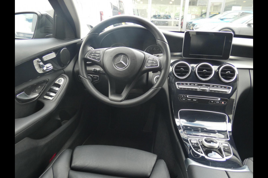 Mercedes-Benz C-Klasse 250 Ambition | LEDEREN BEKLEDING | NAVIGATIE | DEALER ONDERHOUDEN |