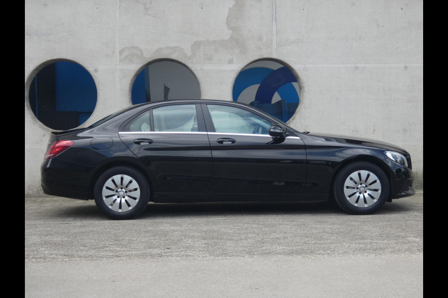 Mercedes-Benz C-Klasse 250 Ambition | LEDEREN BEKLEDING | NAVIGATIE | DEALER ONDERHOUDEN |