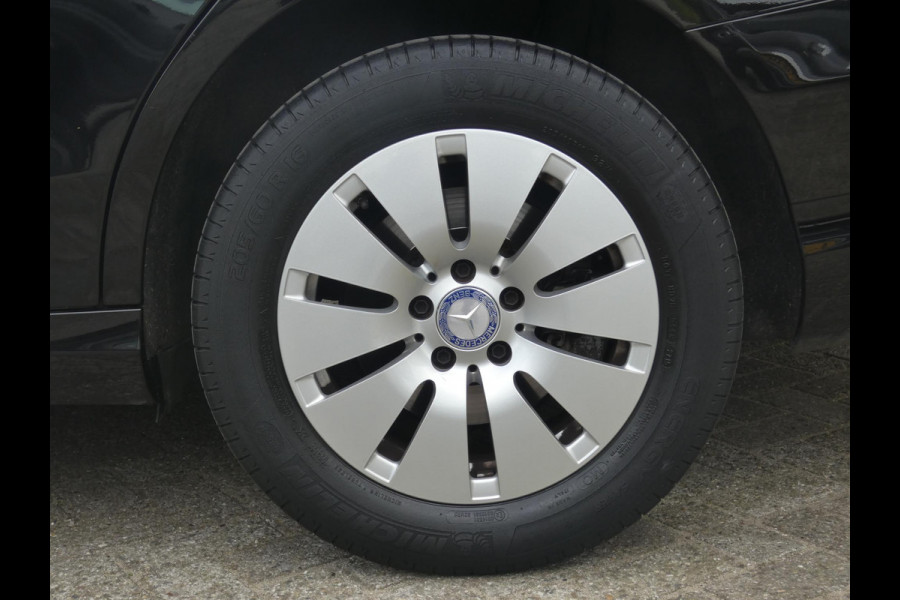 Mercedes-Benz C-Klasse 250 Ambition | LEDEREN BEKLEDING | NAVIGATIE | DEALER ONDERHOUDEN |