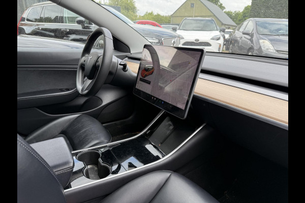 Tesla Model 3 Long Range AWD 75 kWh | Dodehoek detectie | Voorstoelen verwarmd |