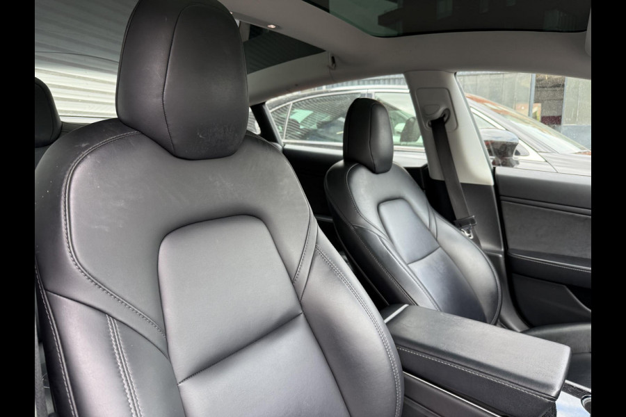 Tesla Model 3 Long Range AWD 75 kWh | Dodehoek detectie | Voorstoelen verwarmd |
