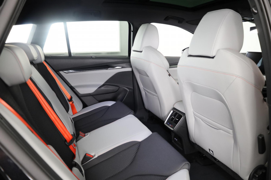 Škoda Enyaq 85 Business Edition 286 pk | Business upgrade pakket - ADVANCED | Panoramadak | Lodge | 20 inch lichtmetalen velgen
