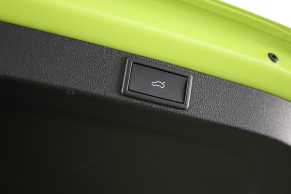 Škoda Octavia Combi 1.5 TSI MHEV Sportline Business Led Matrix | 19 inch | Black pakket | Panoramadak | Elek. stoel | Stoelverwarming voor + achter | Travel Assist | Adaptive Cruise